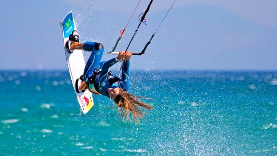 Kitesurfing